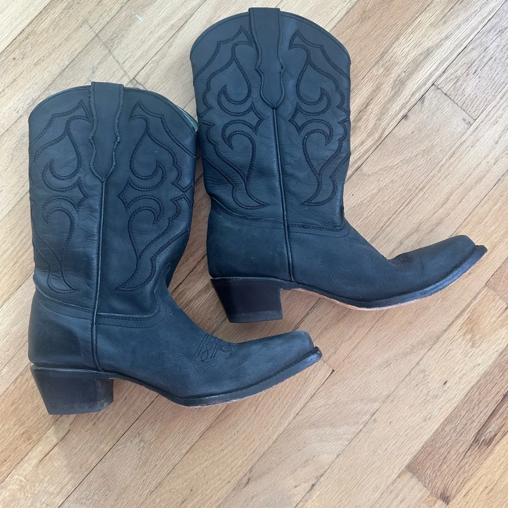 Corral Black Embroidered Heeled Boots - Picture 12 of 14